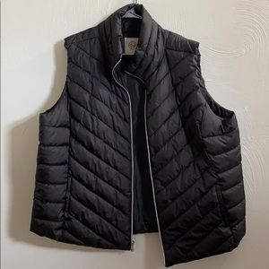 Plus size black puffer vest